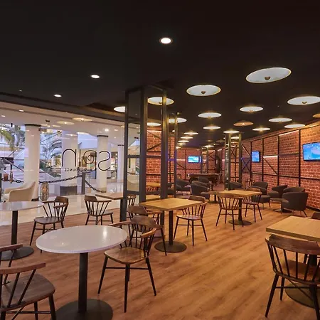 普拉亚多拉达霍斯波利亚酒店 酒店 普拉亚布兰卡